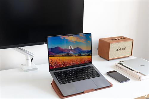 Trên tay bàn làm việc 'biến hình' cao cấp MOFT Smart Desk Mat